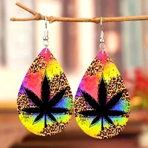 Gorgeous leppard leaf earrings